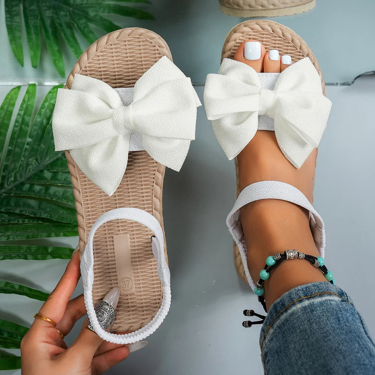 Lightweight Bow Sandals