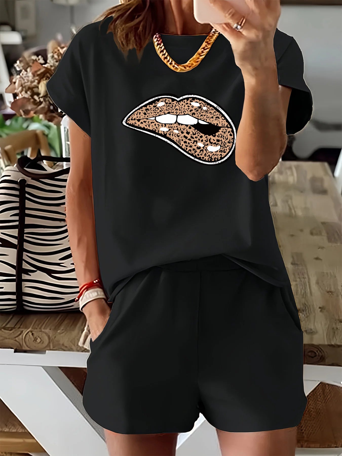 Leopard Print Lips Casual Loose Round Neck T-shirt & Shorts Set