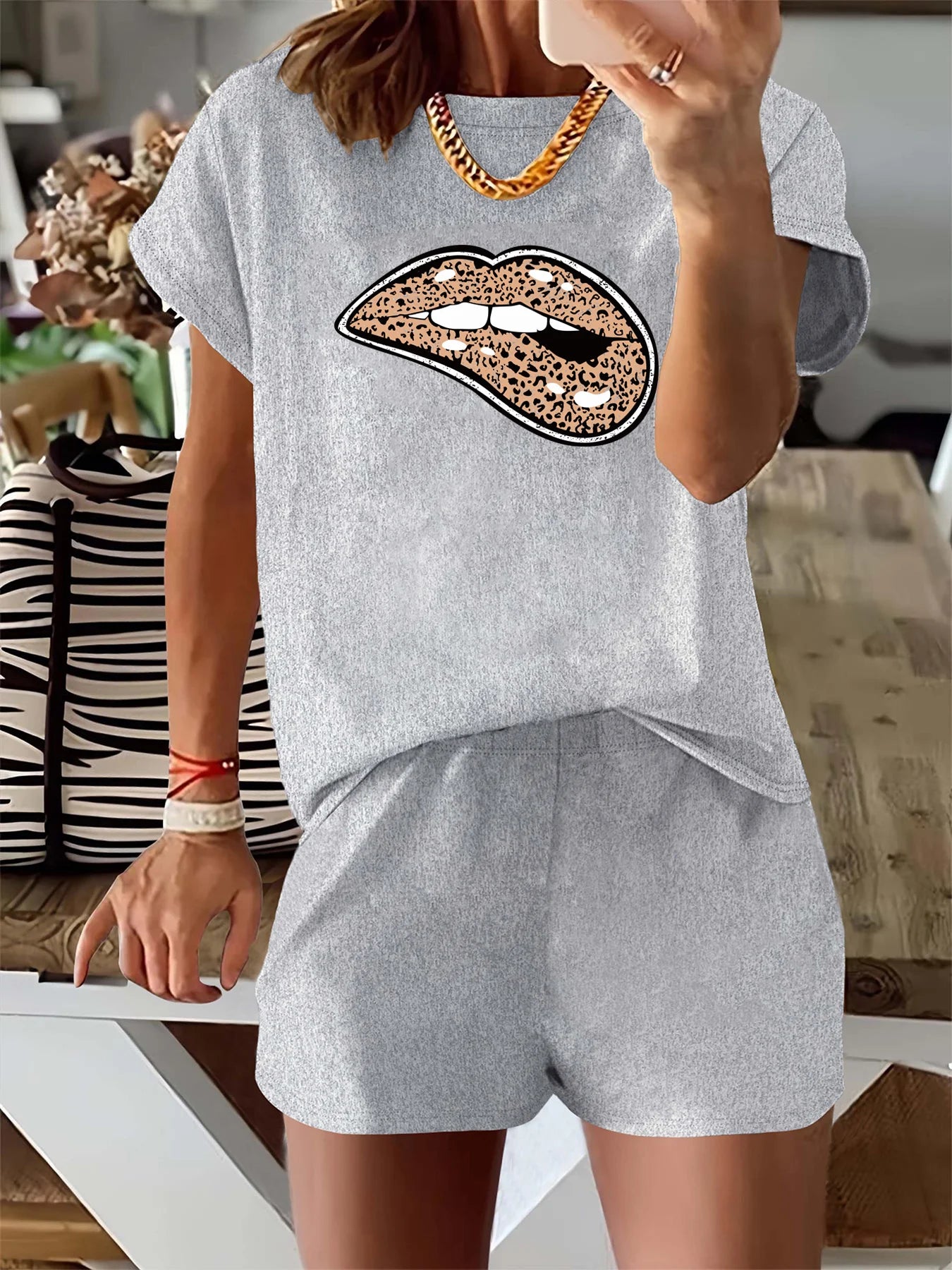 Leopard Print Lips Casual Loose Round Neck T-shirt & Shorts Set