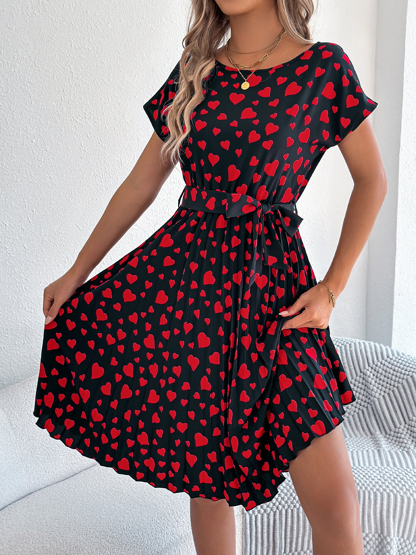 Love Heart Short Sleeve Waist-controlled Pleated Dress