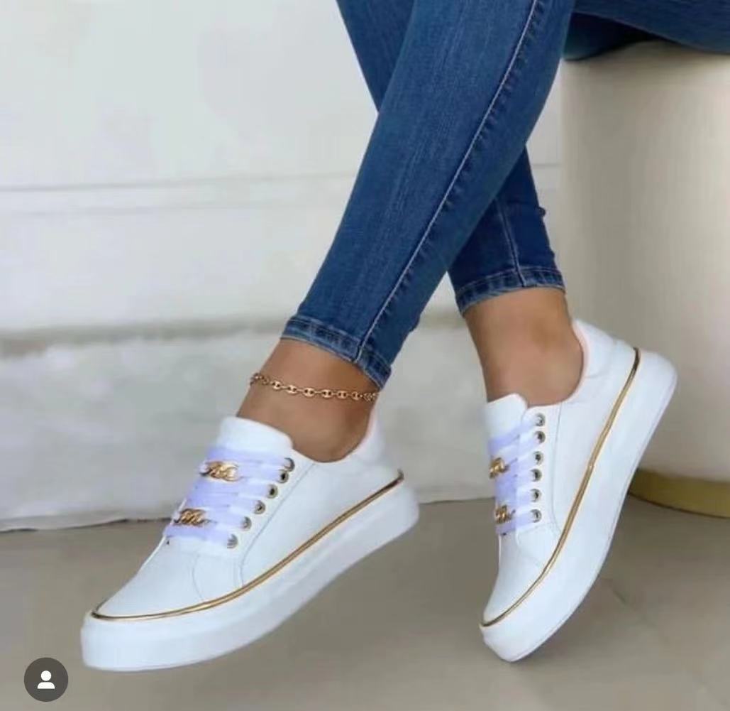 Platform Chain Detail Pump Style Trainers
