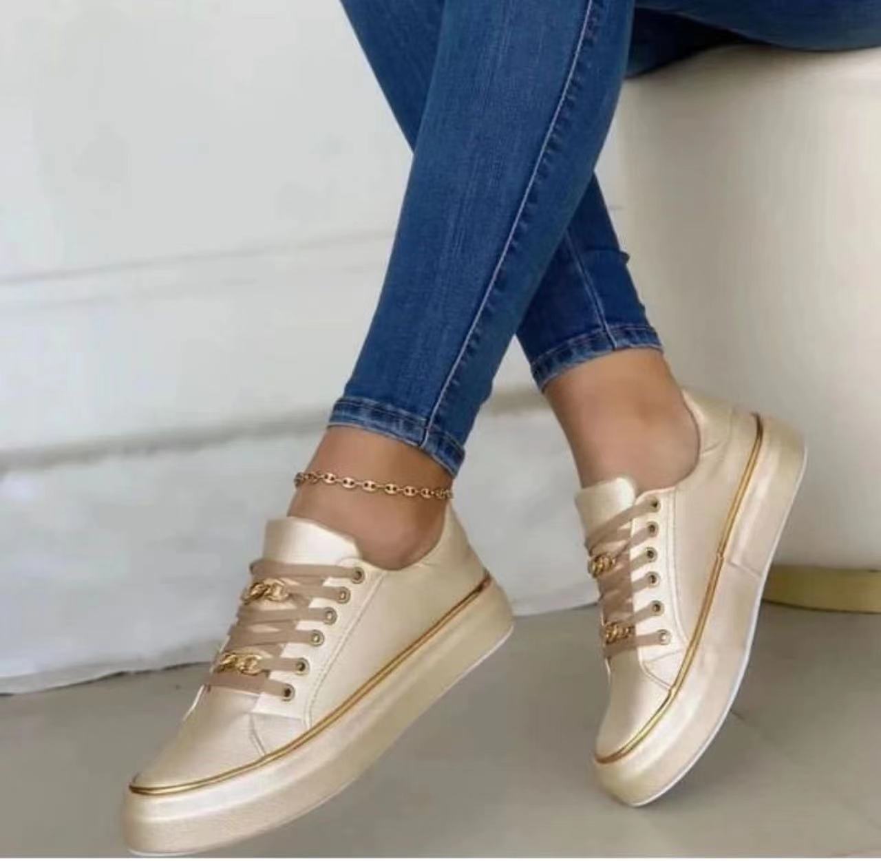 Platform Chain Detail Pump Style Trainers